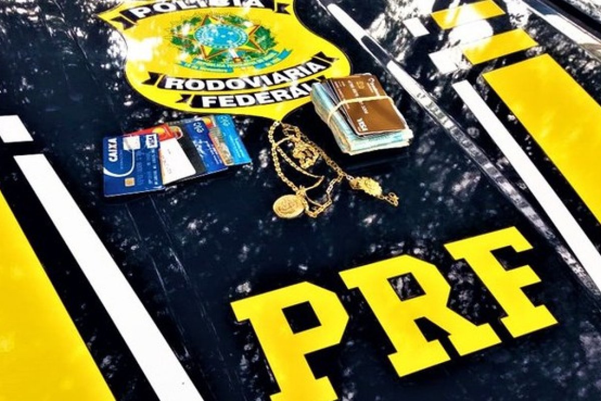 Dupla é presa por suspeita de aplicar golpe do falso bilhete premiado em idosa