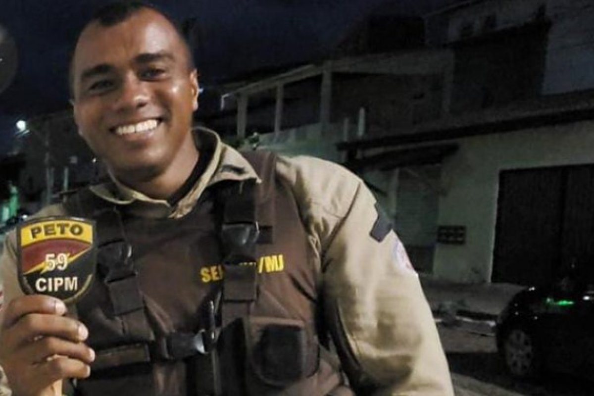 Suspeito de envolvimento em morte de PM em Arembepe fez companheira refém por horas antes de ser preso