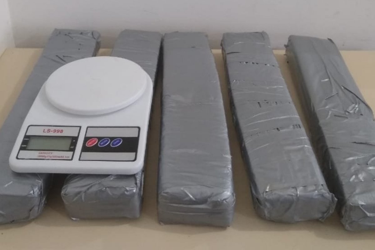 Adolescente é apreendido com 6 kg de maconha em Vitória da Conquista