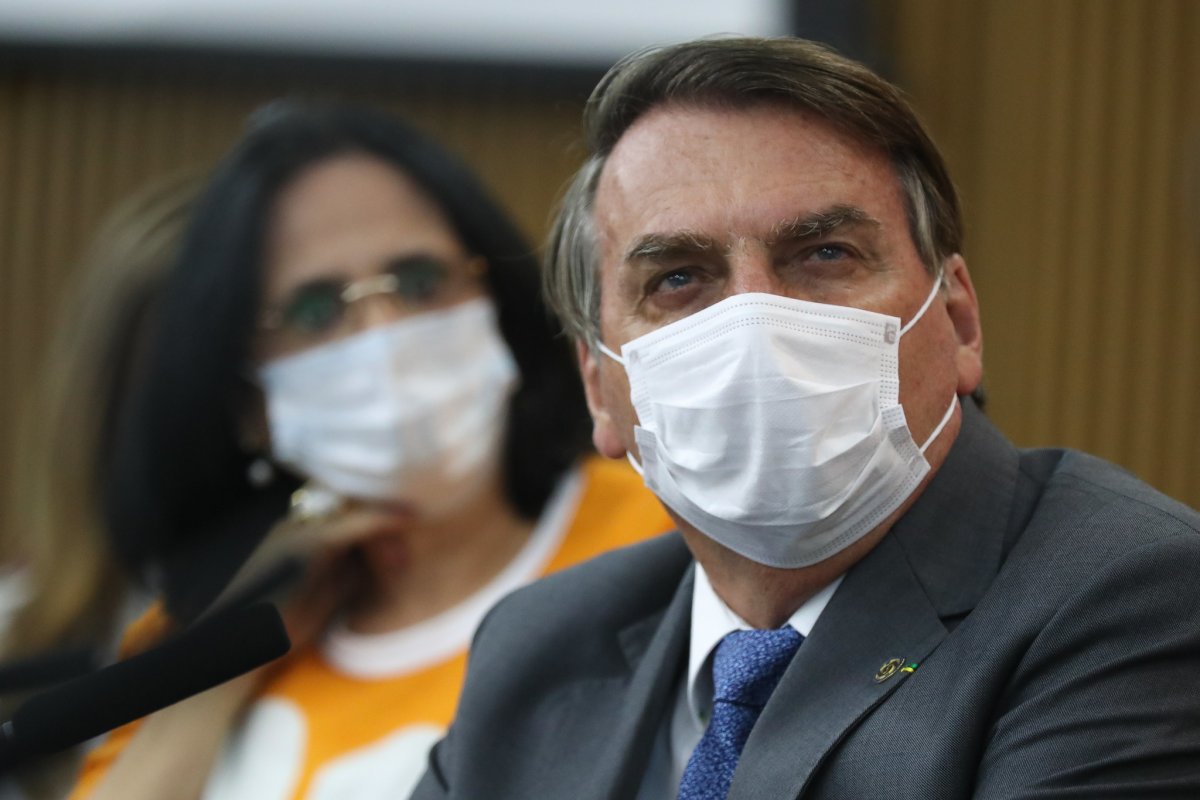 "Tinha gente na época, do próprio governo, envolvido em pedofilia", acusa Bolsonaro sobre governos anteriores