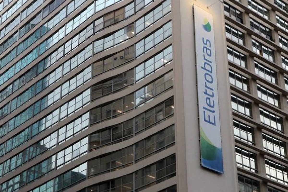 Privatização da Eletrobras pode receber aprovação da Câmara nesta terça-feira (18)