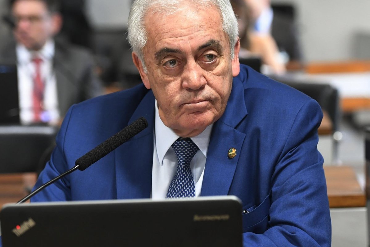 Otto Alencar bate-boca com Eduardo Girão na sessão da CPI da Covid dessa terça (18)