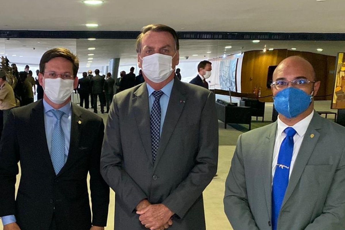 Bolsonaro recebe Deputado Capitão Alden em Brasília