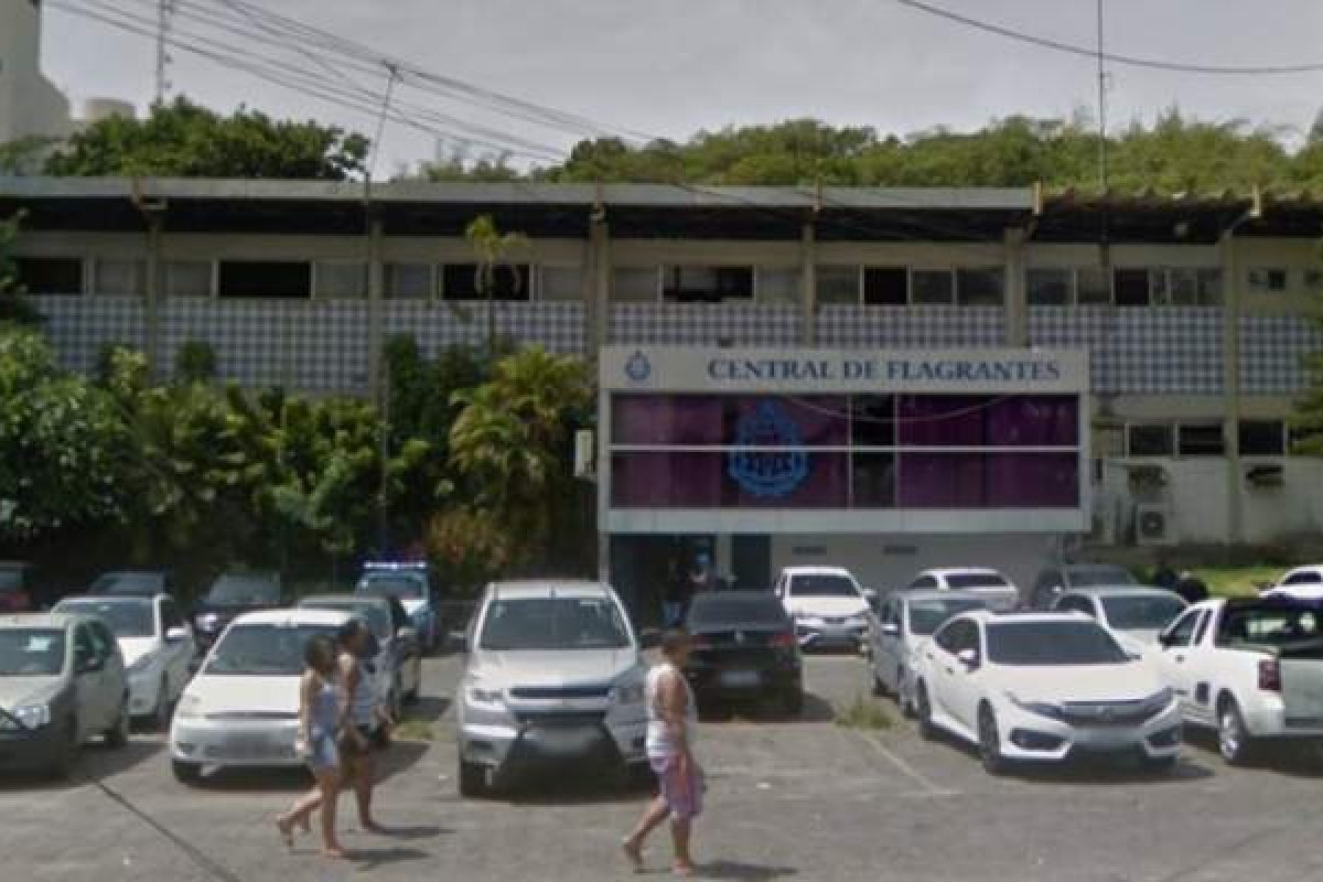 Polícia prende homem em flagrante após furto de R$ 3 mil em shopping de Salvador