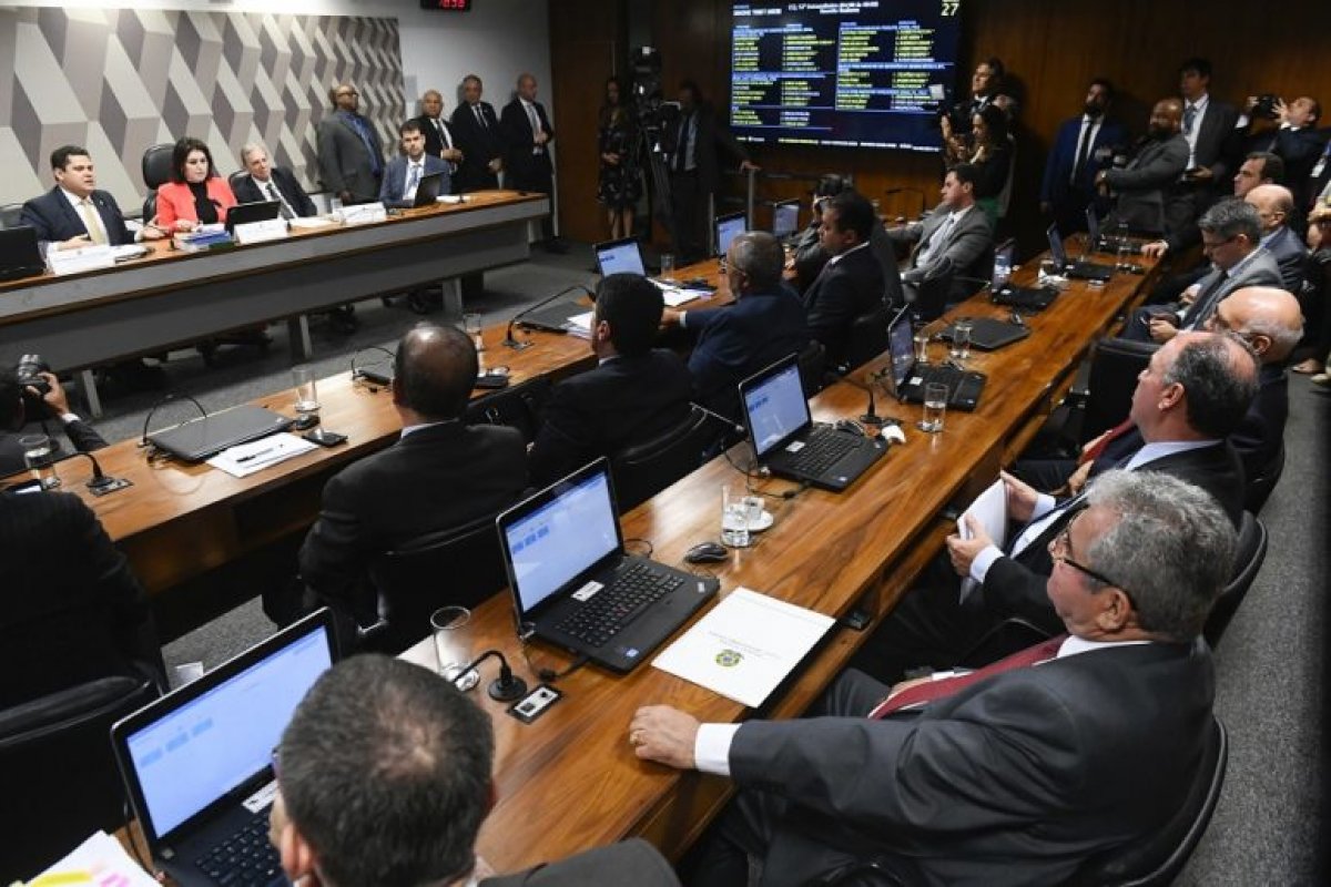 PEC paralela pode flexibilizar aposentadorias de policiais