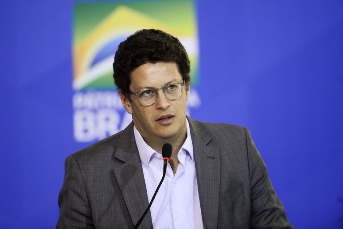 'Operação da Polícia Federal foi exagerada', diz Salles