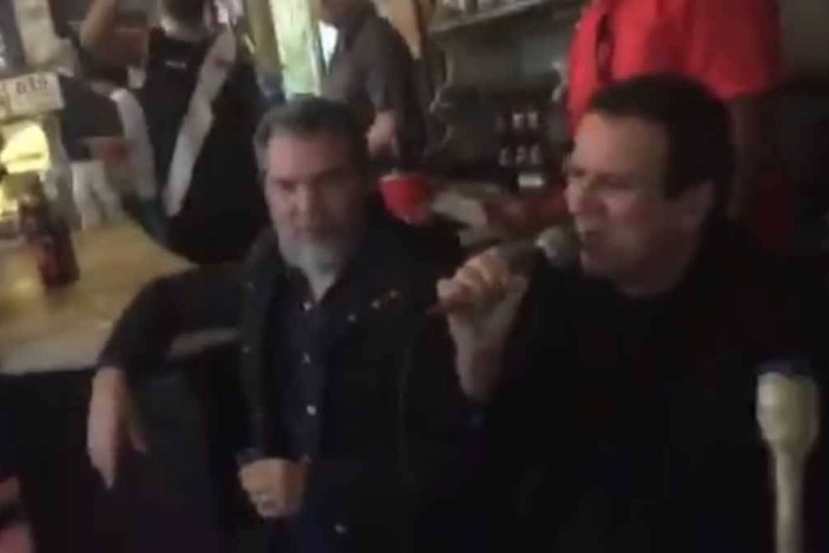 Eduardo Paes é multado pela prefeitura do Rio por aglomerar em bar