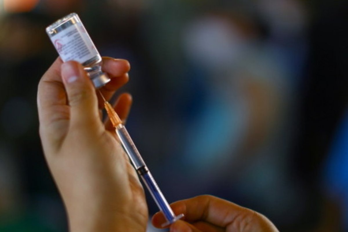 Anvisa recebe pedido para uso emergencial de nova vacina chinesa no Brasil