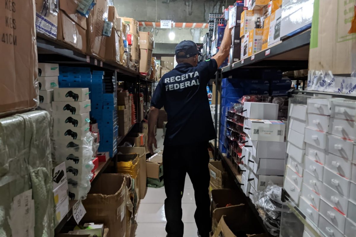 Receita Federal apreende brinquedos e produtos eletrônicos falsificados em estabelecimentos de Vitória da Conquista
