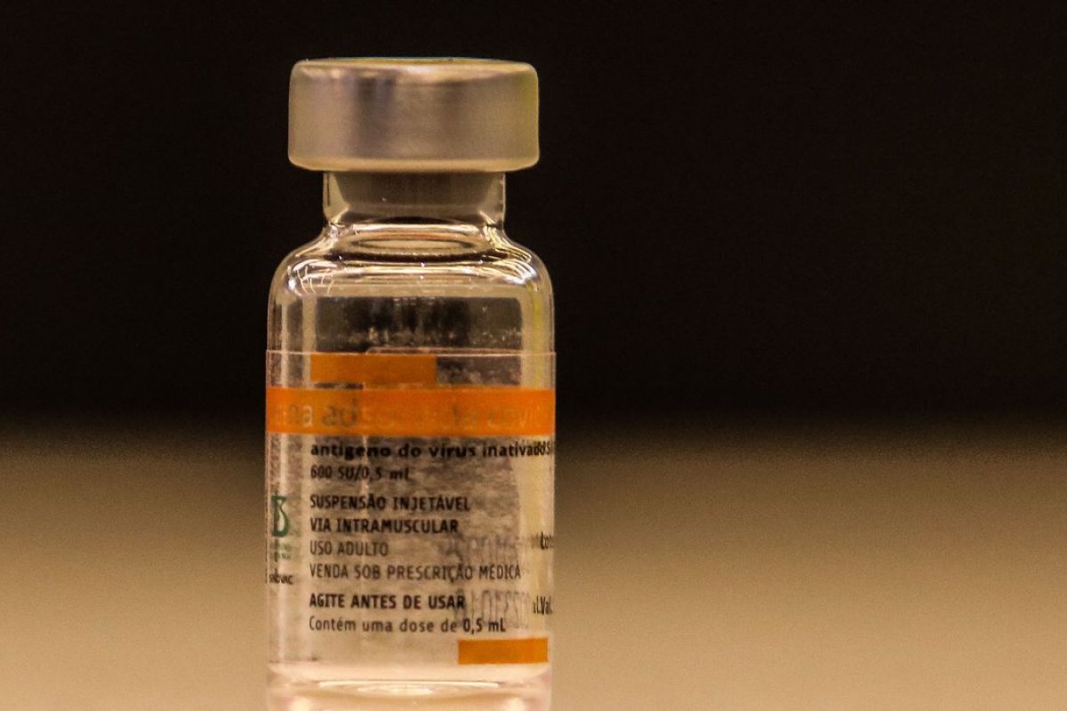 Sesab recomenda devolução de sobras de CoronaVac distribuídas para 2° dose aos municípios 