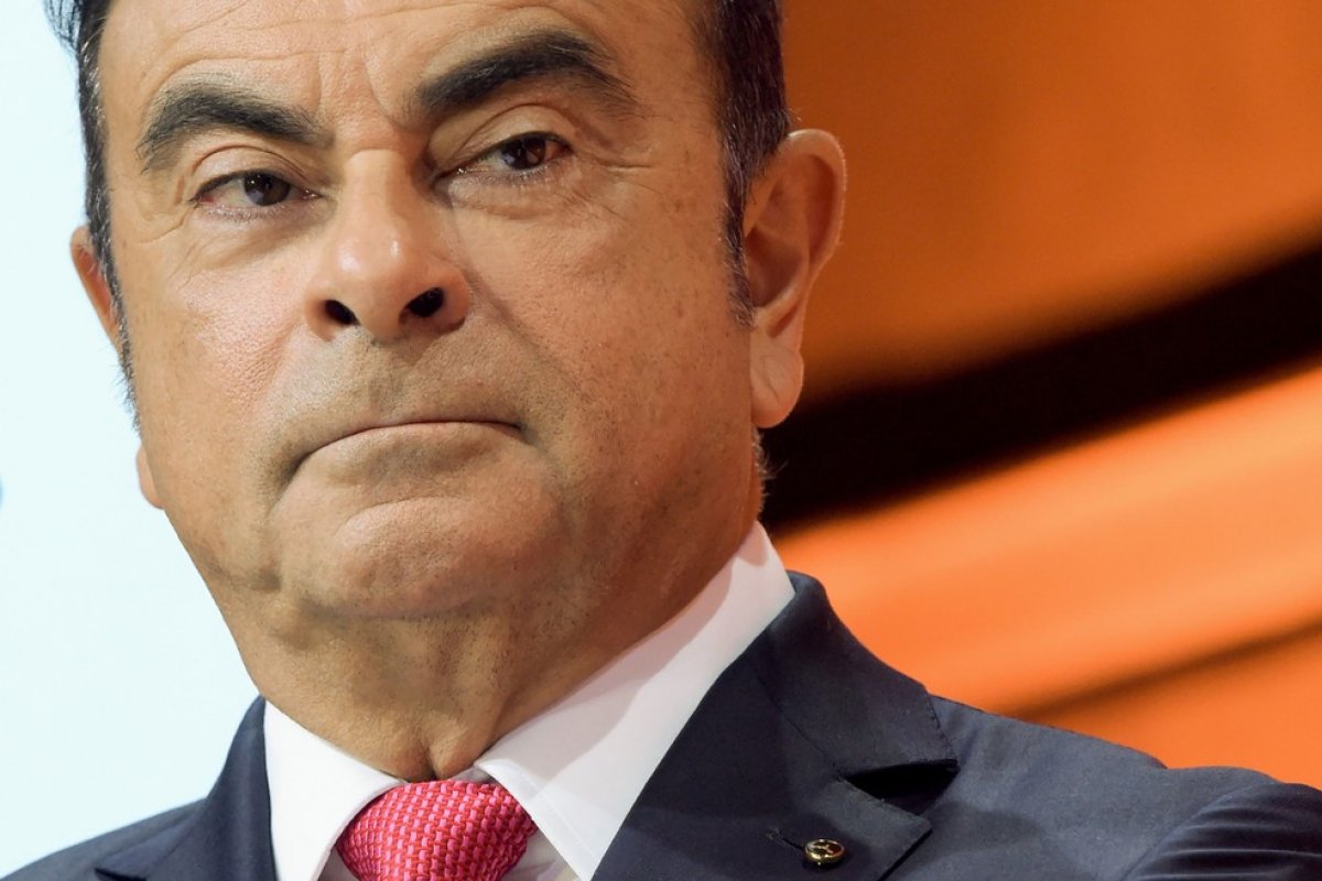 Carlos Ghosn terá que devolver 5 milhões de euros à Nissan e Mitsubishi