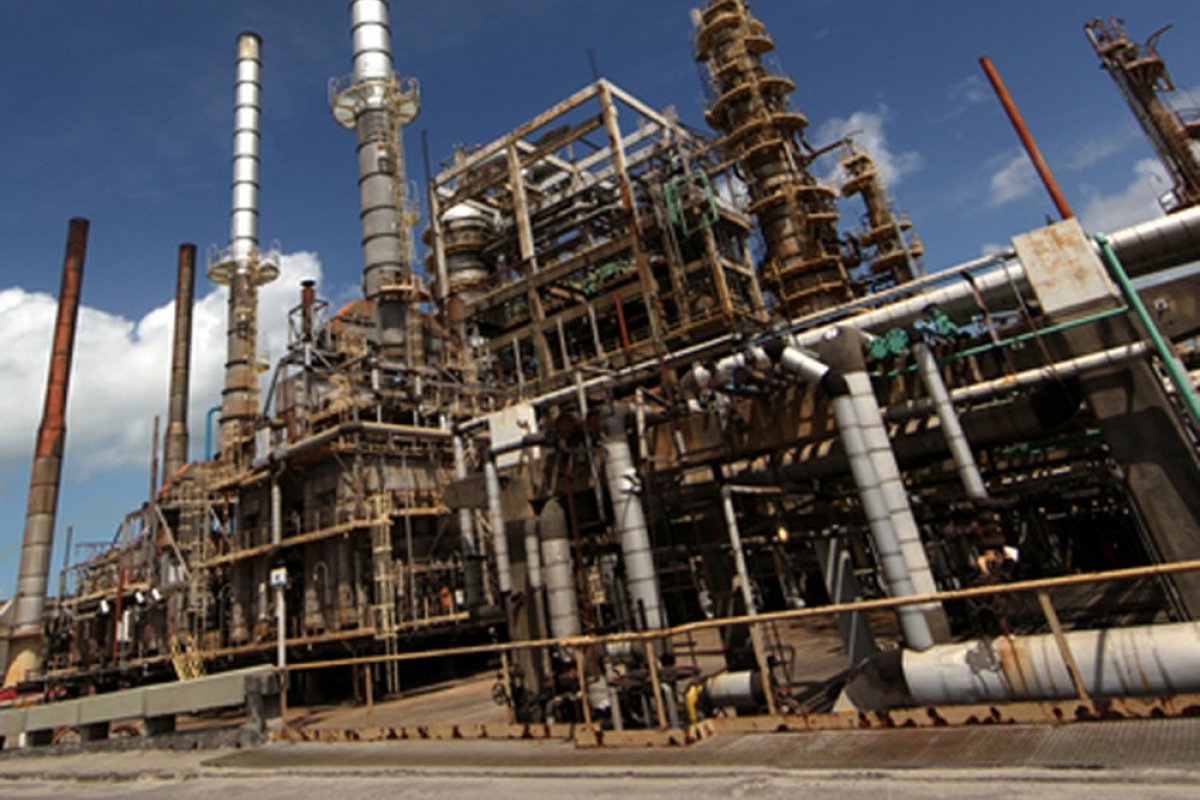 Na Bahia, servidores de subsidiária da Petrobras anunciam greve