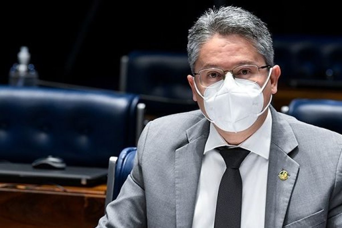 Senador cita julgamento nazista na CPI da Covid-19 para atacar ex-ministro