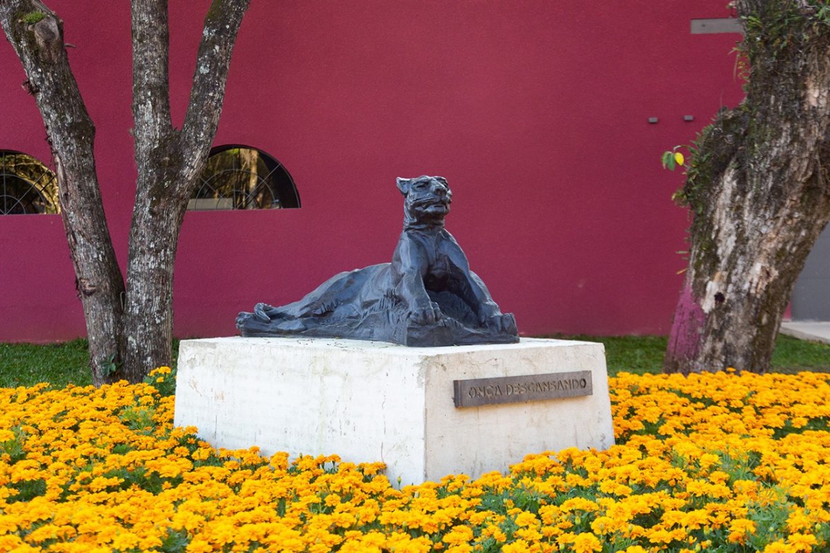 Legado do artista João Turin pode ser apreciado em um dos maiores jardins de esculturas do Brasil e em memorial que reúne quase 100 obras