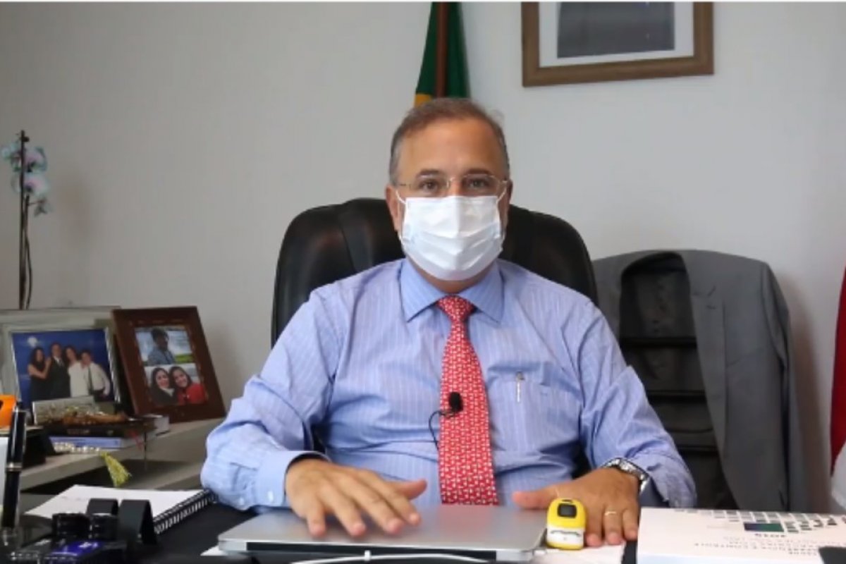 "Se continuar aumentando o número de pessoas na fila para regulação, vamos ter que fechar", diz Fábio Vilas Boas