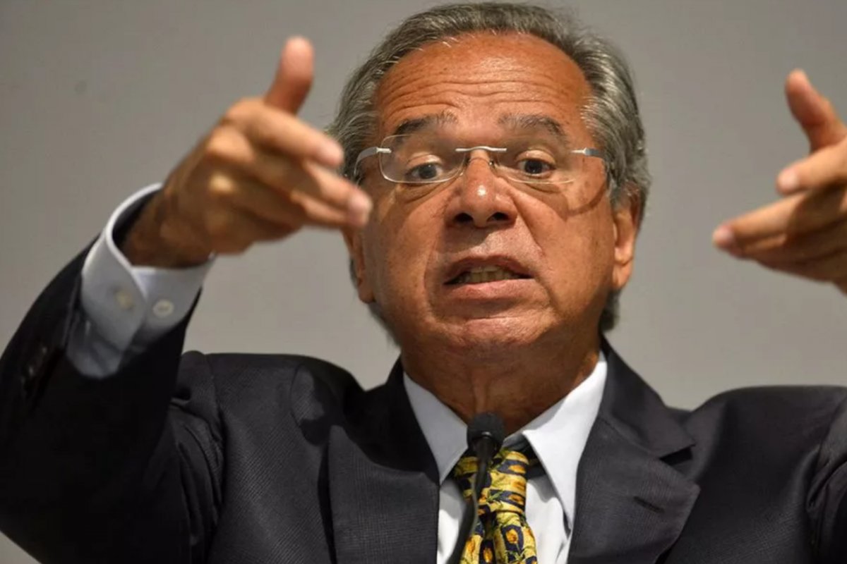 Paulo Guedes afirma que mulher de Macron "é feia mesmo"