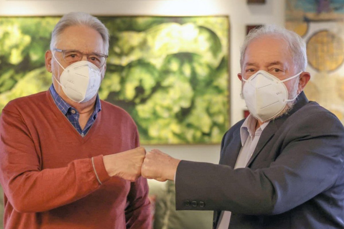 Presidente do PSDB critica encontro de Lula com Fernando Henrique