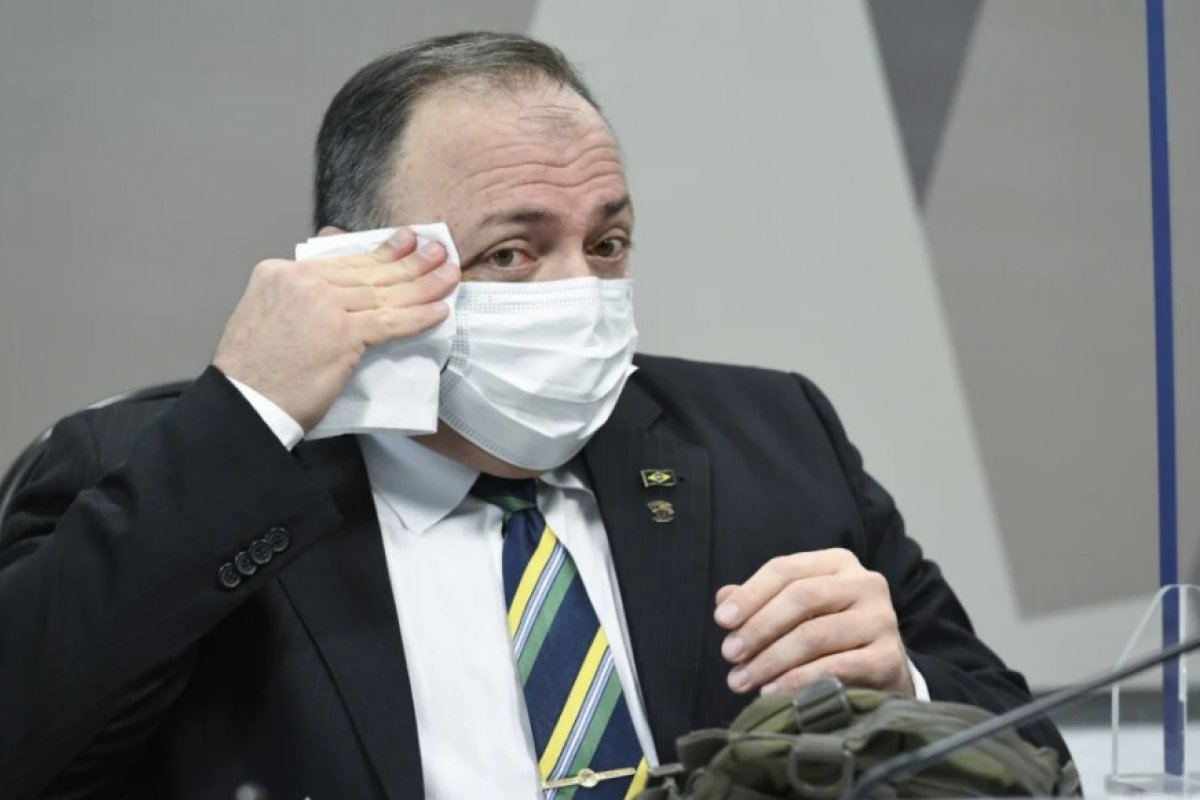 Senador entra com pedido para reconvocação de Pazuello na CPI da Pandemia