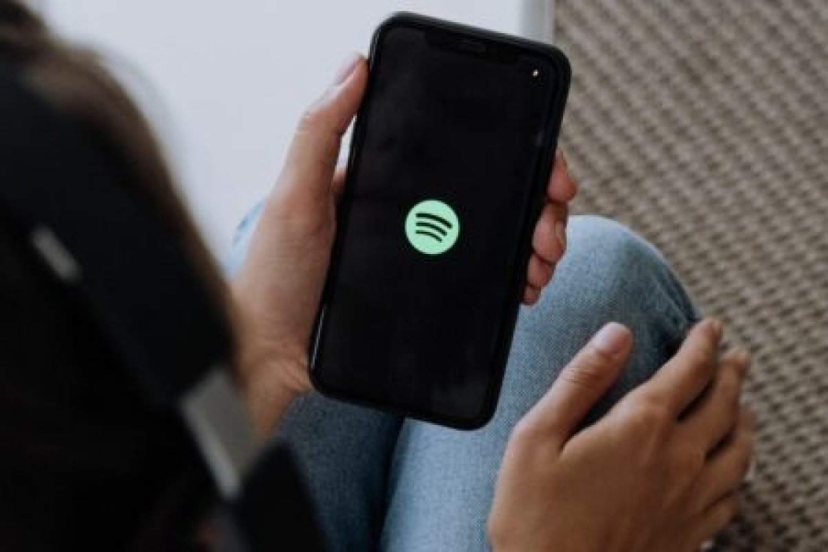 De olho no sucesso das lives, Spotify irá cobrar R$ 27 por exibição de shows virtuais na plataforma