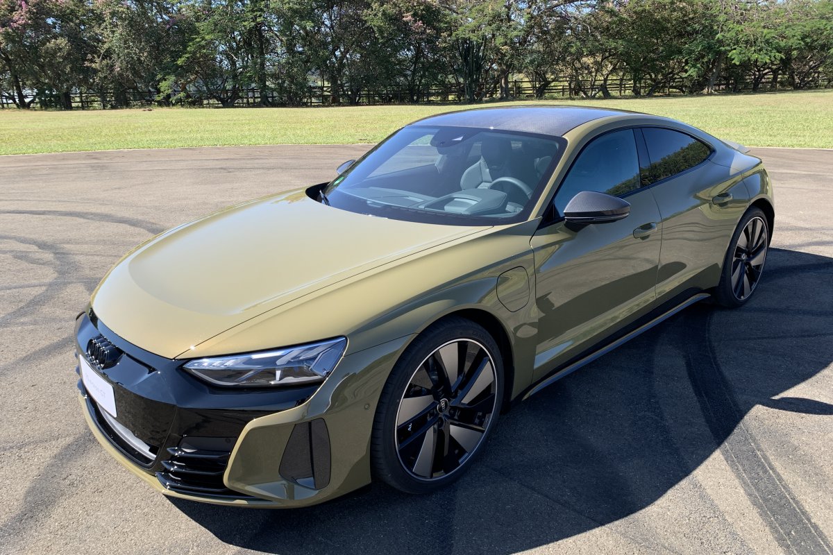 Aceleramos o novo Audi RS e-tron GT que chega por R$ 949 mil