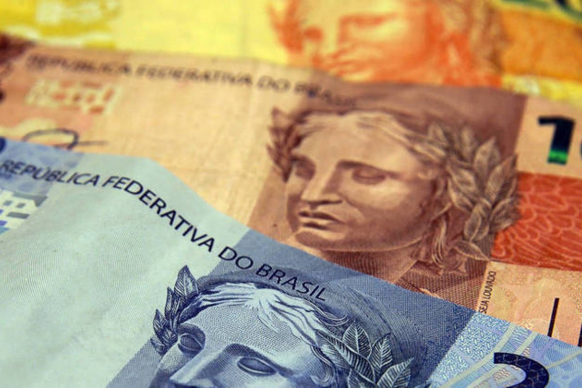 Nascidos em julho recebem hoje a 2ª parcela do auxílio emergencial