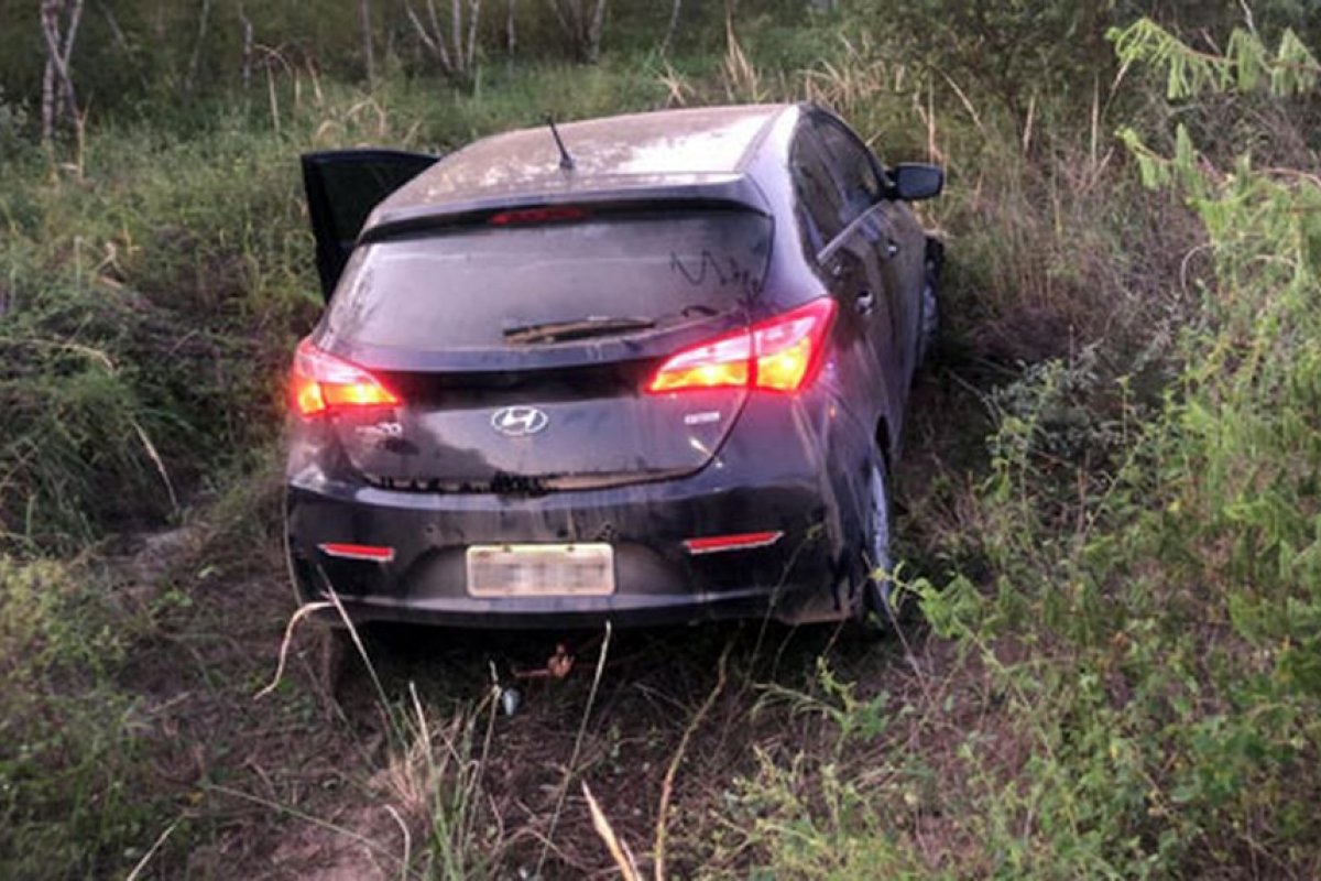 Idoso morre ao colidir moto que pilotava com um carro na BA-120