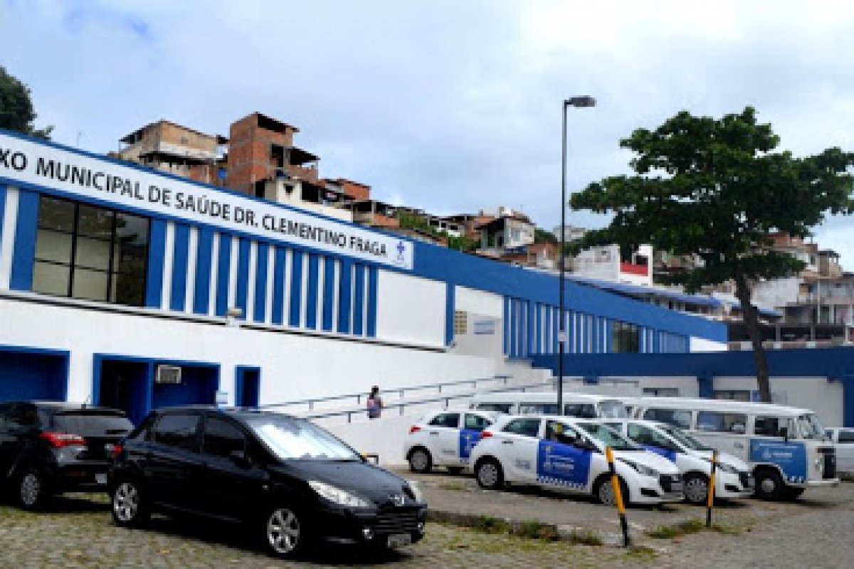 Sem doses suficientes para vacina, confusão é registrada no 5º Centro de Saúde de Salvador