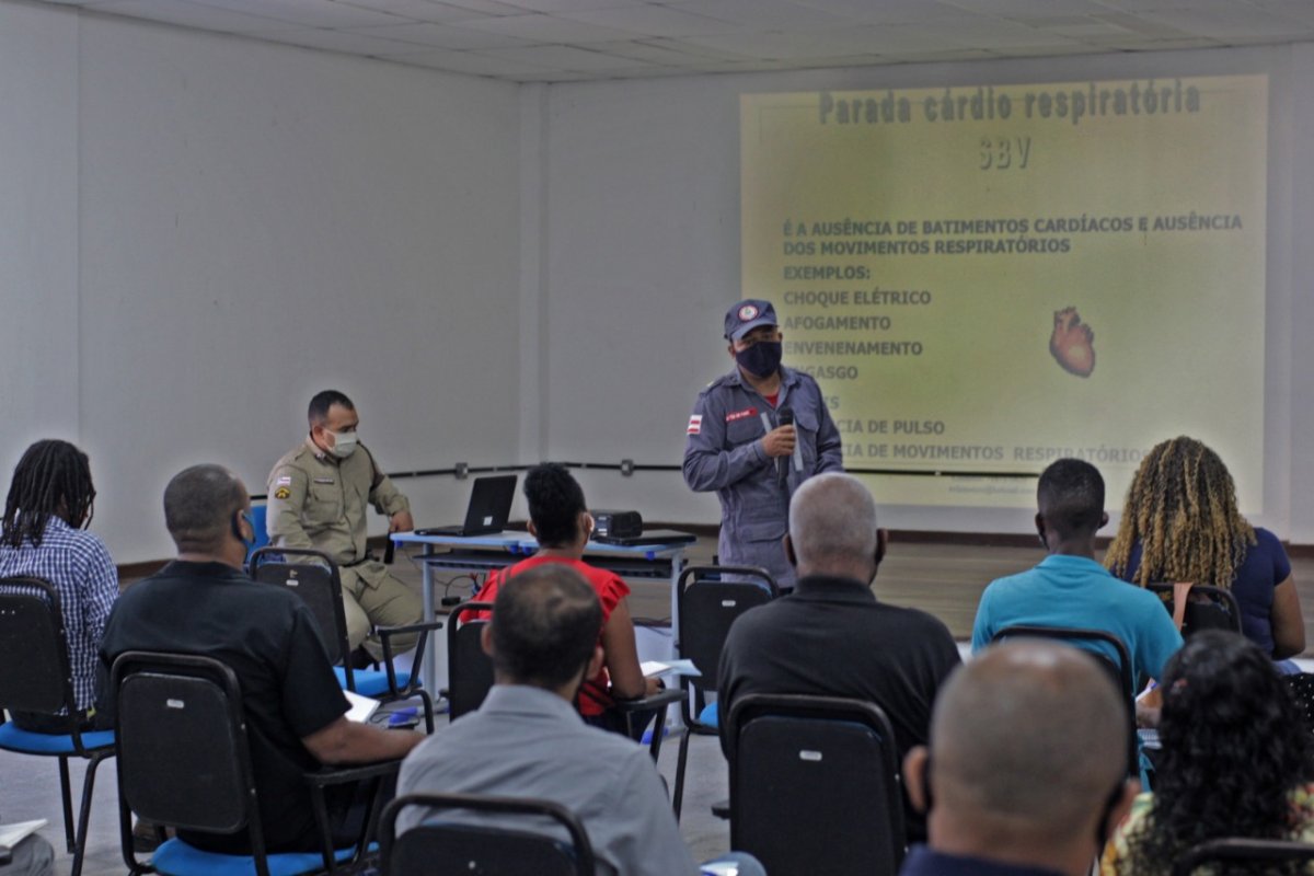 PM realiza curso com noções de segurança para porteiros e vigias da região do Rio Vermelho