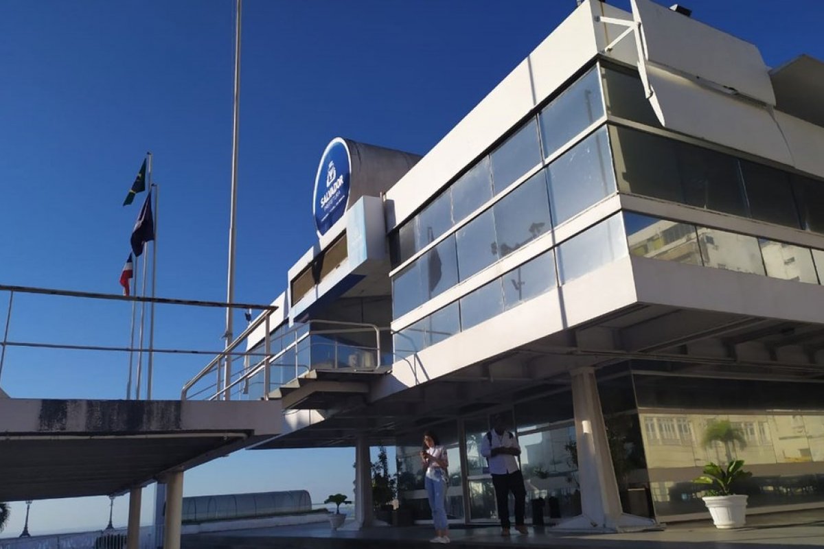 Mães de crianças especiais estão há quatro meses sem receber fraldas e materiais curativos