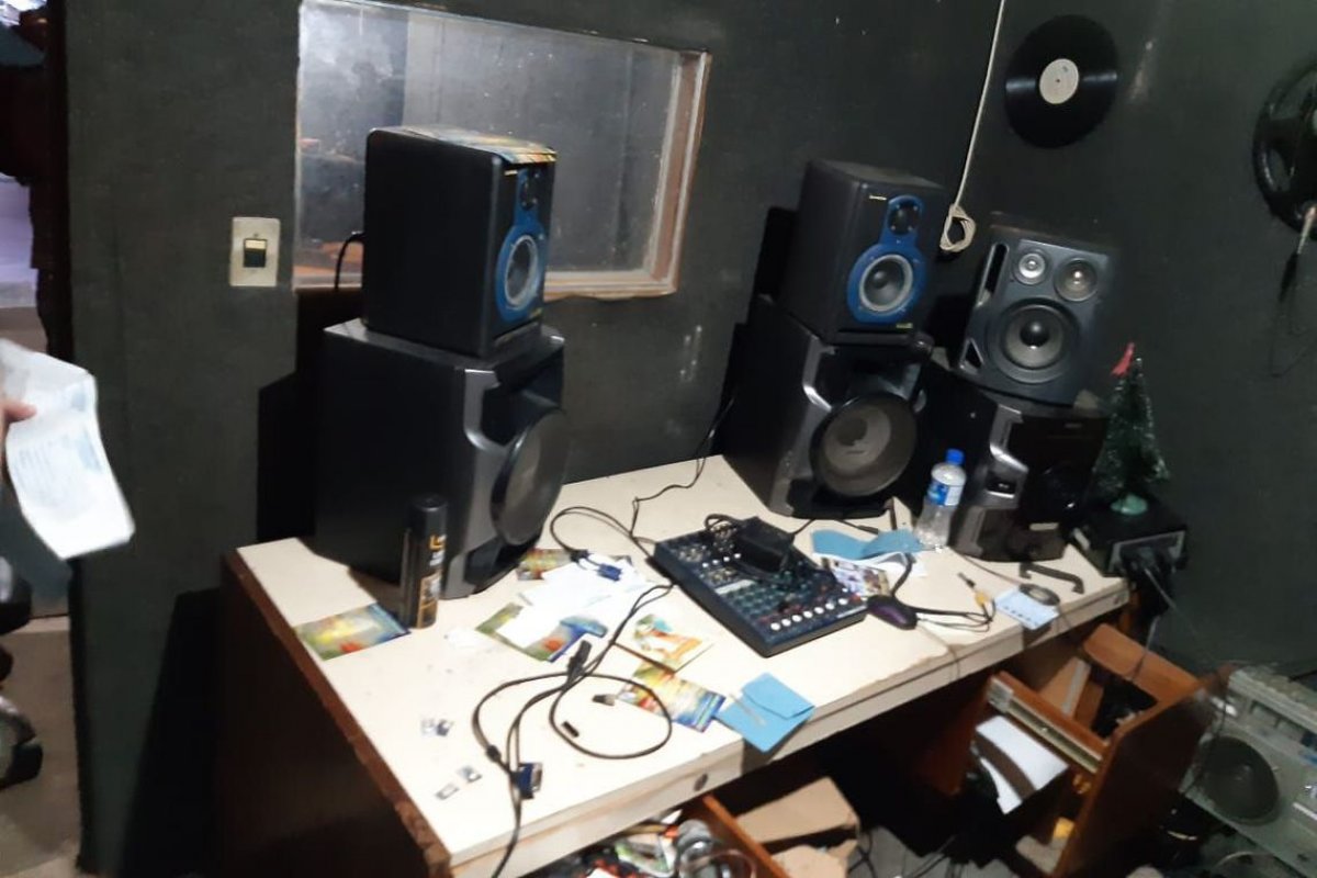 Operação contra rádios pirata é deflagrada no Rio