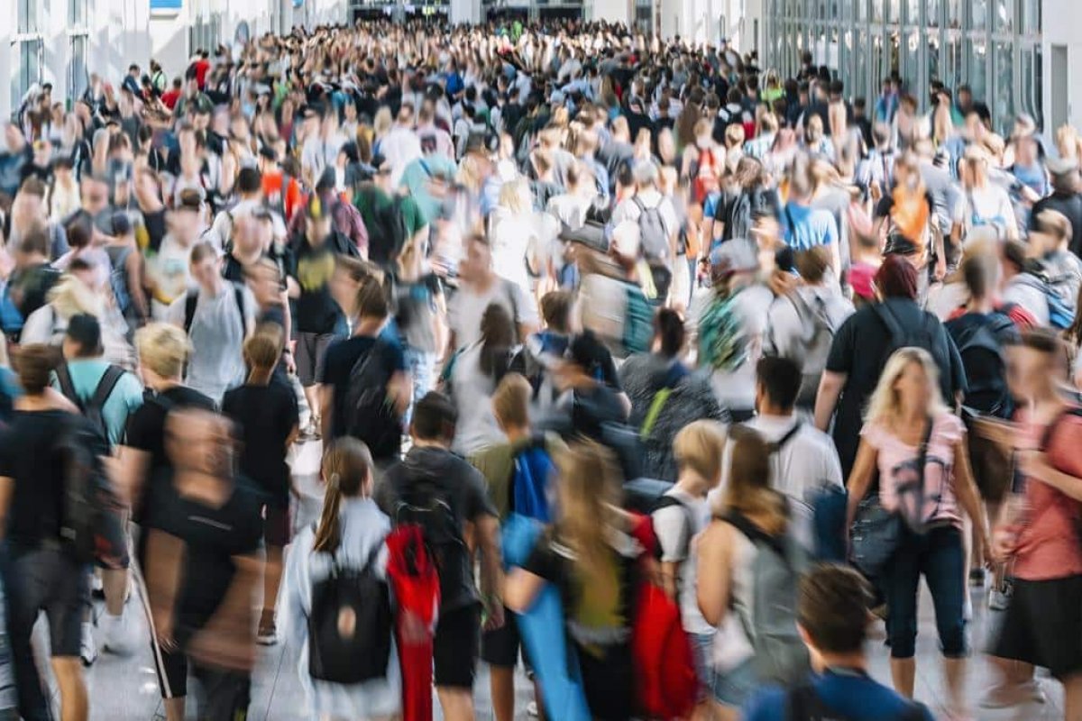 Especialistas começam a ver a Covid-19 como uma endemia característica do outono