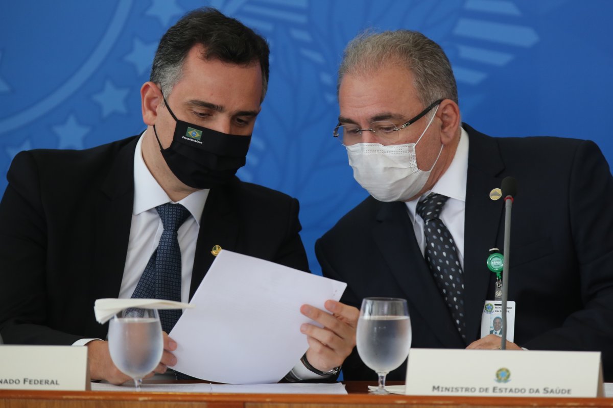 Em encontro com Queiroga, Pacheco debate ações de combate à pandemia