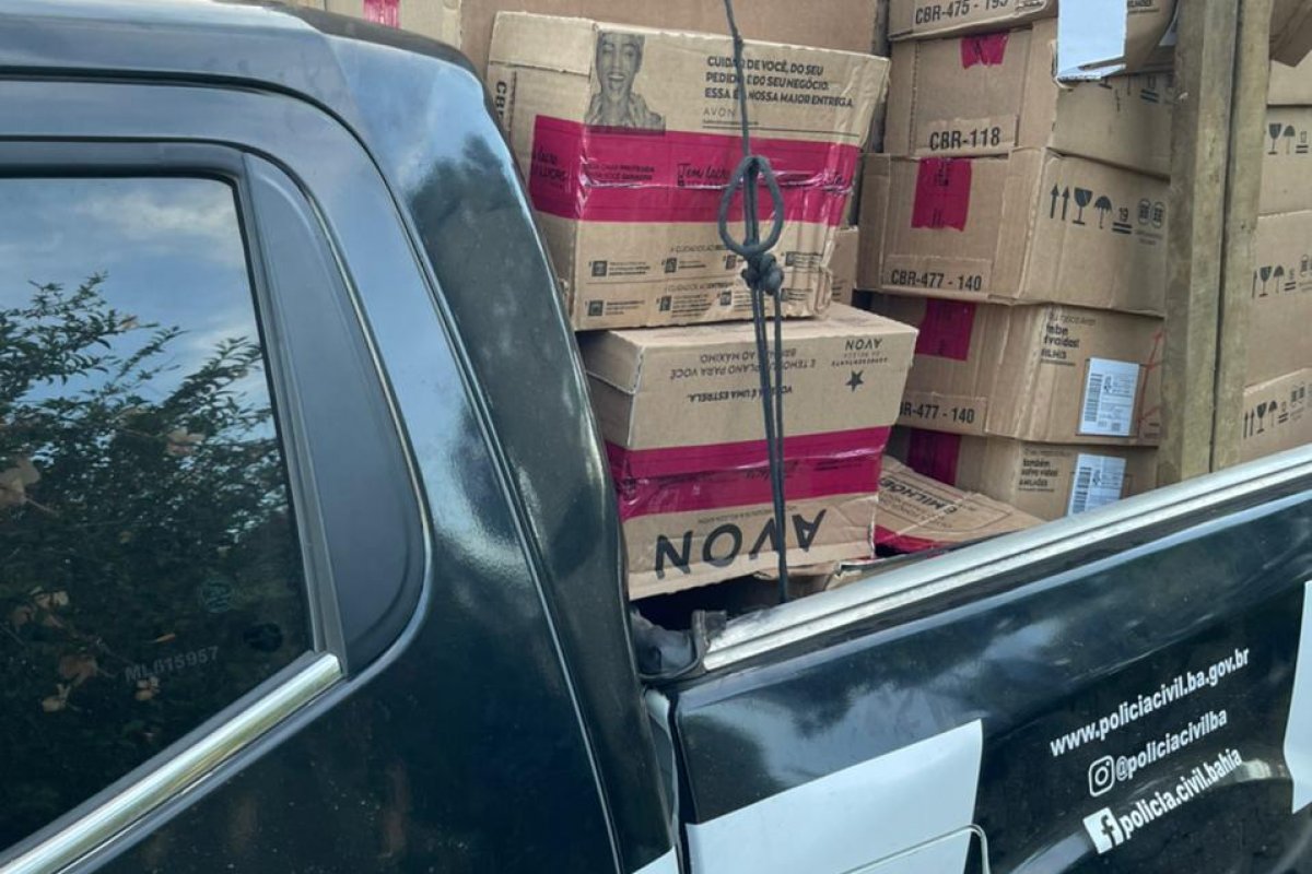 Polícia recupera carga de cosméticos roubada em Santo Antônio de Jesus