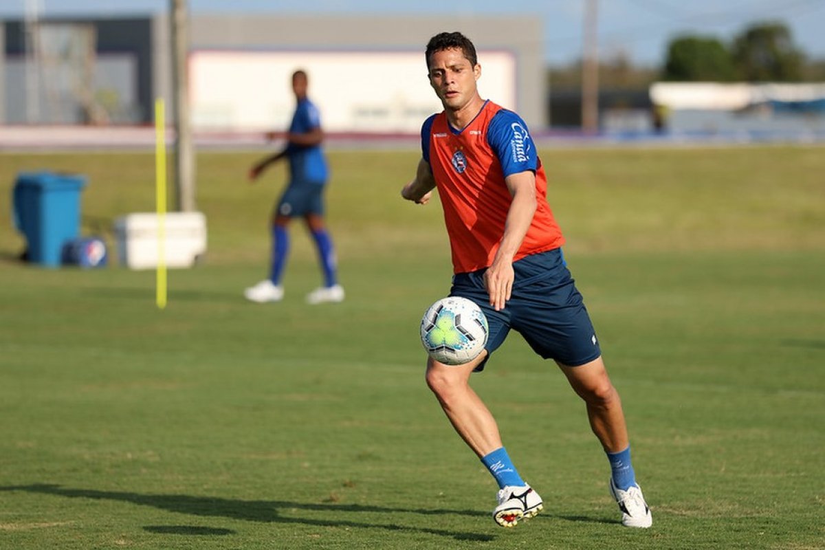 Nas redes sociais, Anderson Martins se despede do Bahia