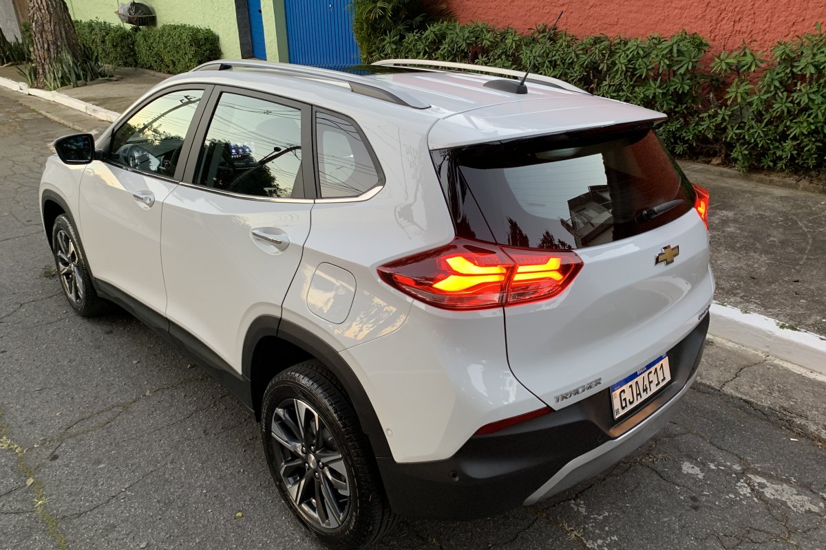 Onix e Tracker ganham novos itens de segurança na linha 2022