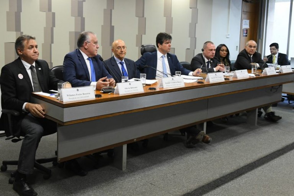 Comissão do Programa Médicos pelo Brasil realiza audiências públicas na próxima semana