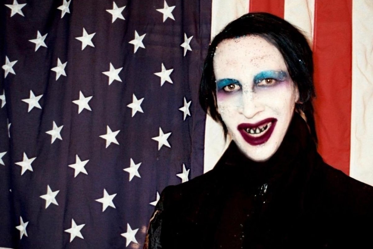 Marilyn Manson tem mandado de prisão expedido e é procurado pela polícia