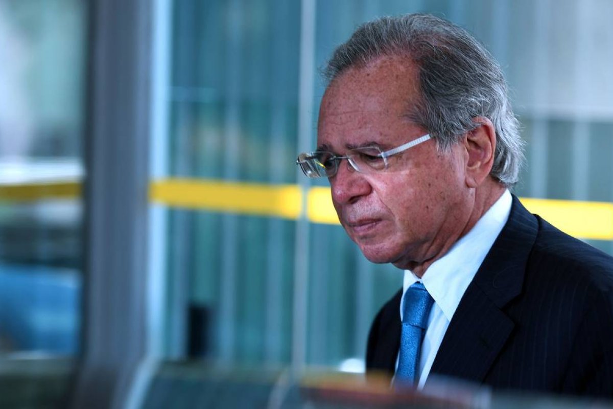 Governo estuda incluir alíquota menor para setores afetados por fusão do PIS/Cofins na reforma tributaria