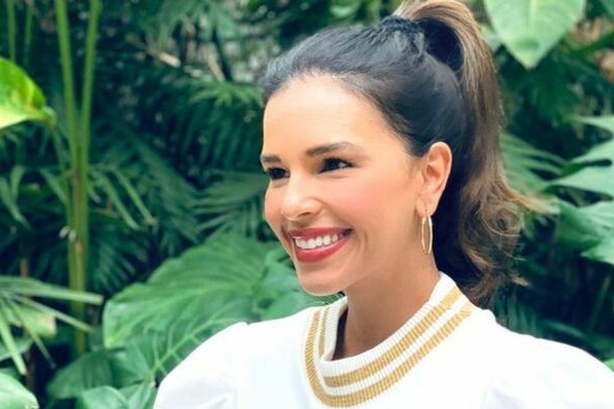 Mariana Rios lança músicas religiosas