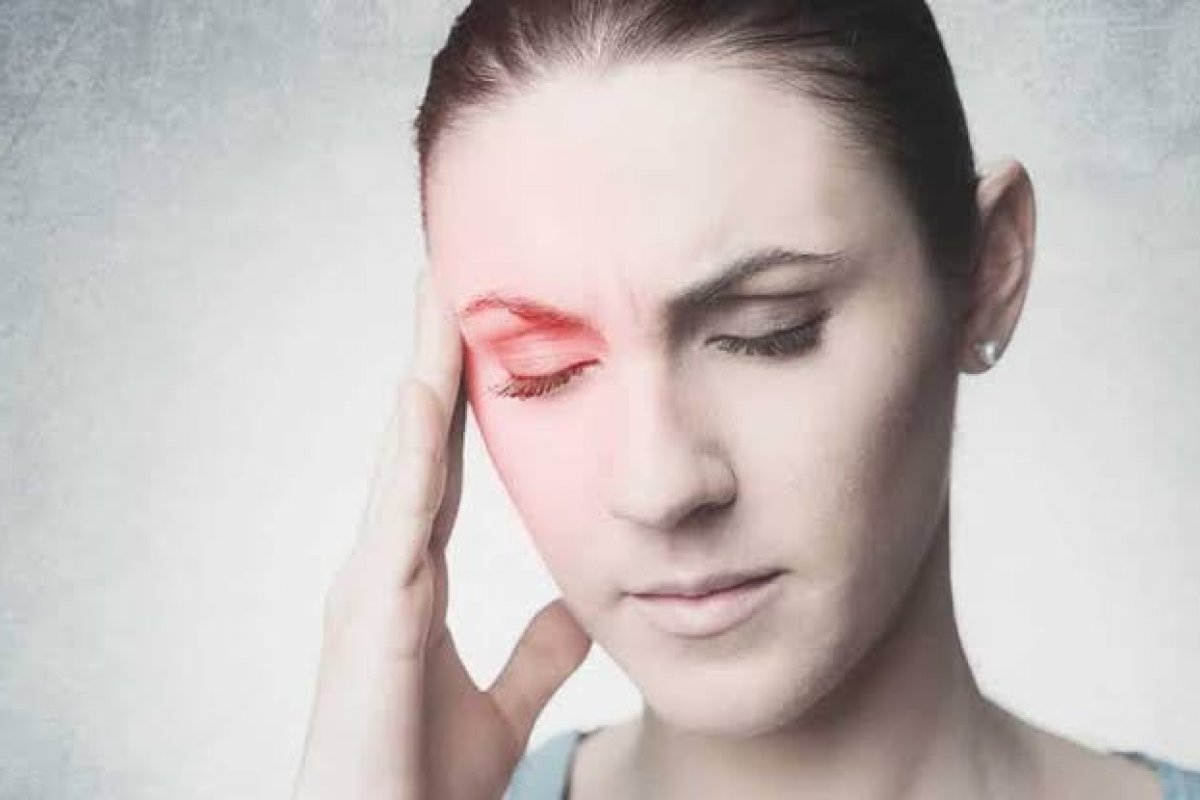 Crises de enxaqueca crescem durante a pandemia: descubra como tratar o problema por meio do consumo de chás