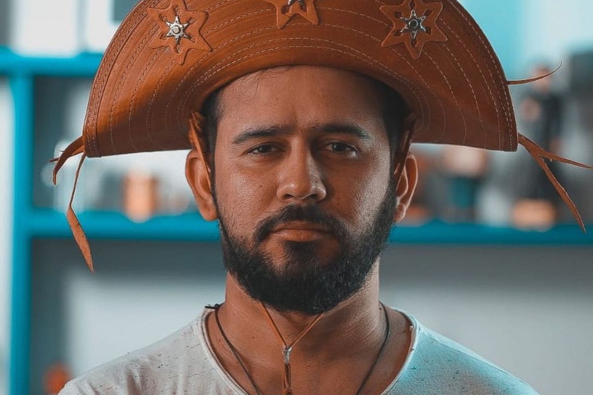 Poeta Bráulio Bessa, do 'Encontro' está internado com Covid-19