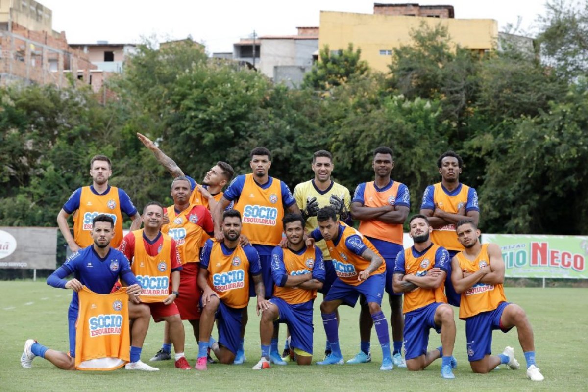 Sem Artur, Bahia enfrenta Vasco em São Januário