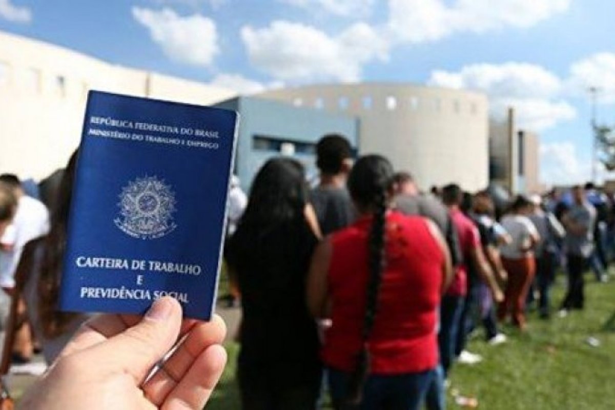 Desemprego sobe para 14,7% no 1º trimestre e atinge recorde de 14,8 milhões de brasileiros