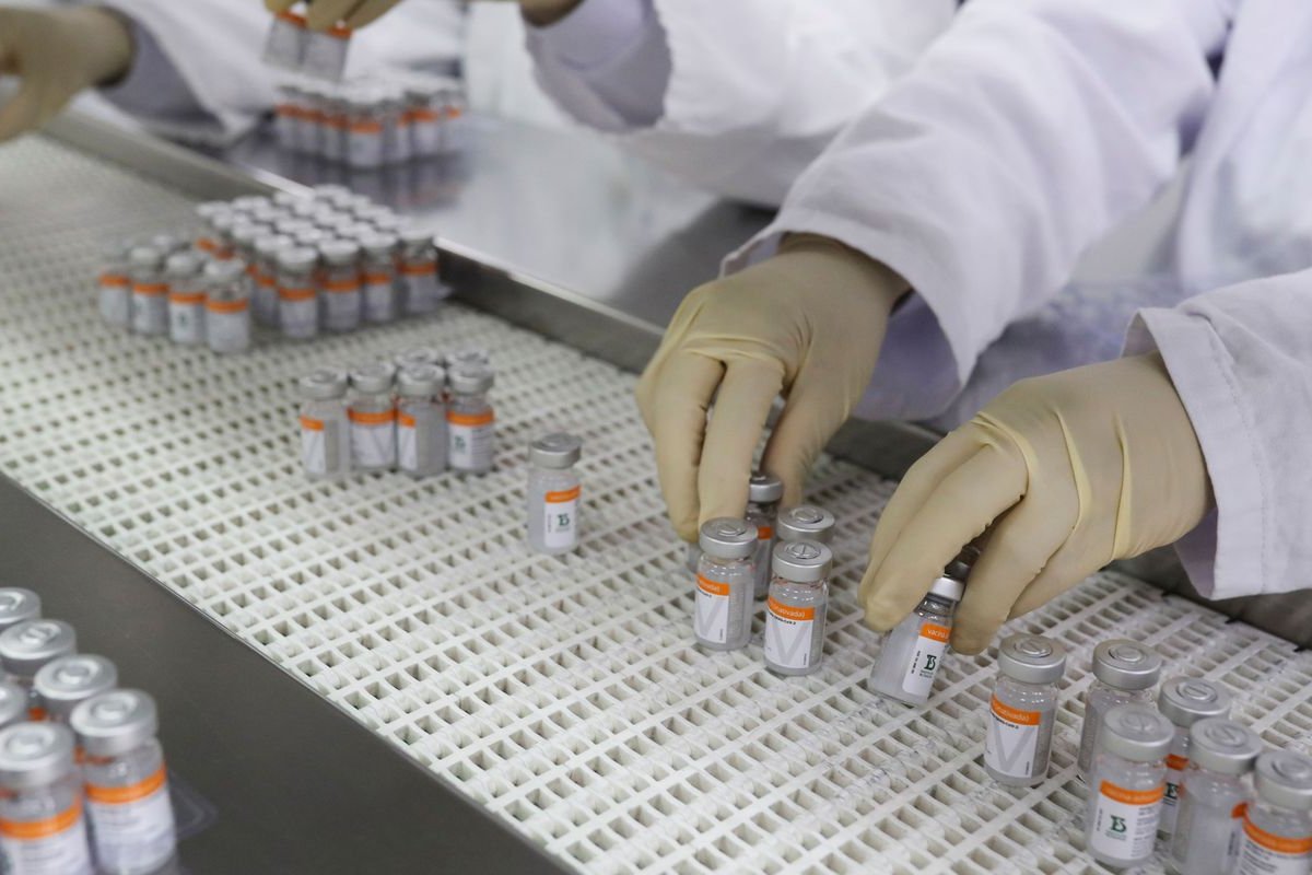 Butantan retoma produção de mais 5 milhões de doses da Coronavac nesta quinta-feira (27)