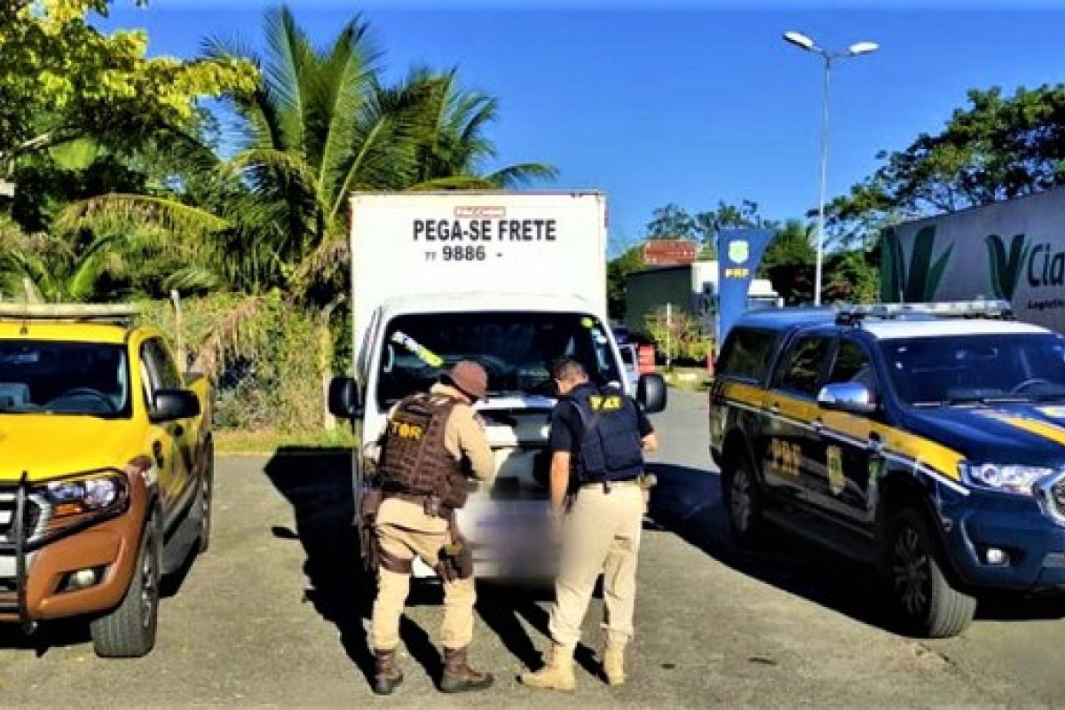 Caminhonete roubada em Salvador é recuperada no sul da Bahia