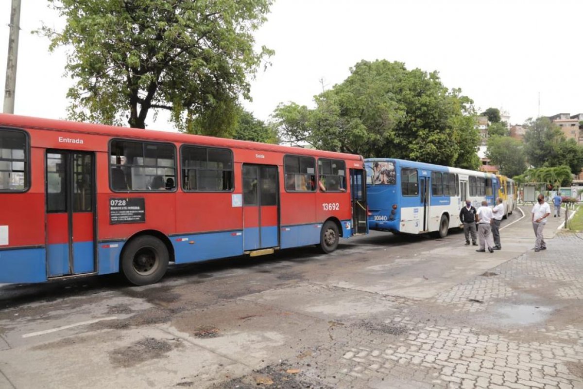 Ônibus de Salvador terão saída atrasada nesta sexta (28) por causa de assembleia dos Rodoviários