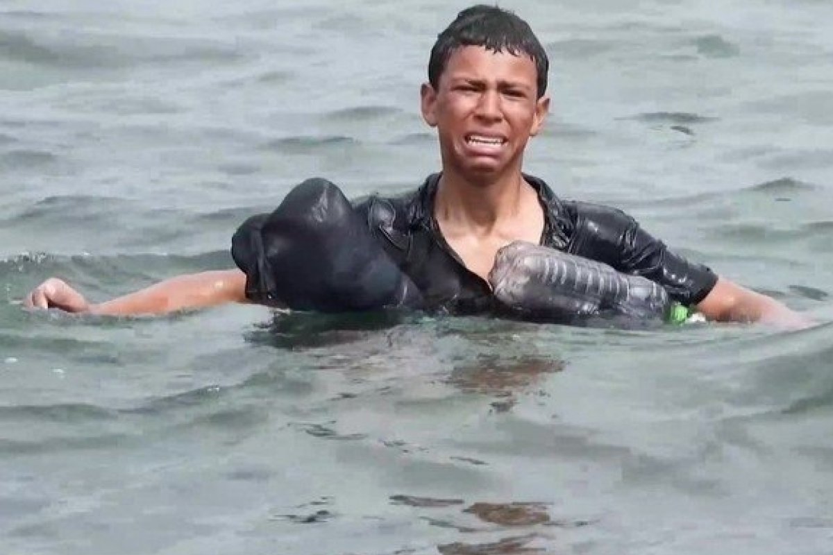 Jovem que tentou entrar no enclave espanhol de Ceuta foi abandonado ao nascer