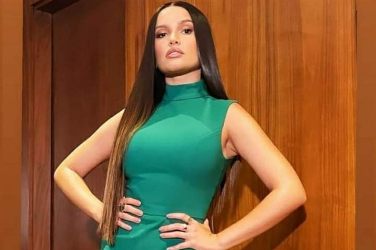 Muito amor! Juliette mostra sua mãe, dona Fátima, treinando caligrafia