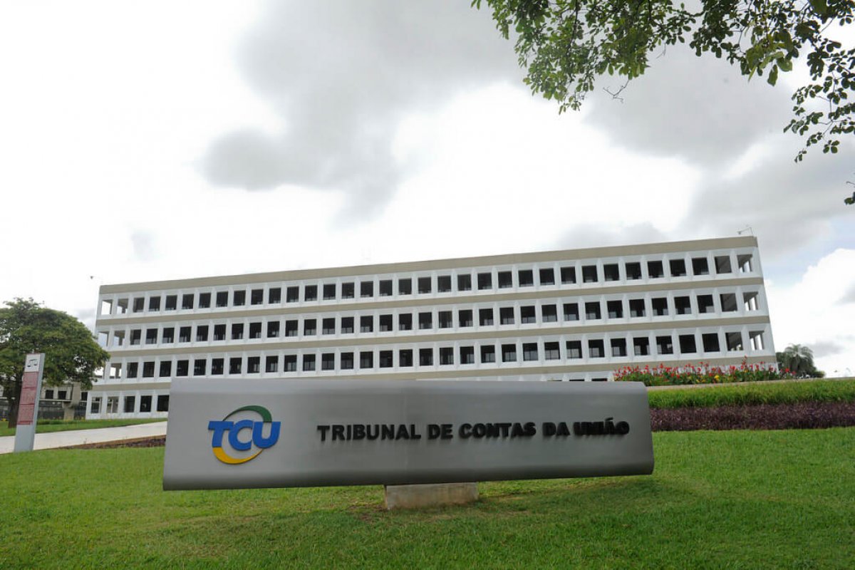 TCU investiga irregularidades em recursos federais destinados a pandemia em 13 estados