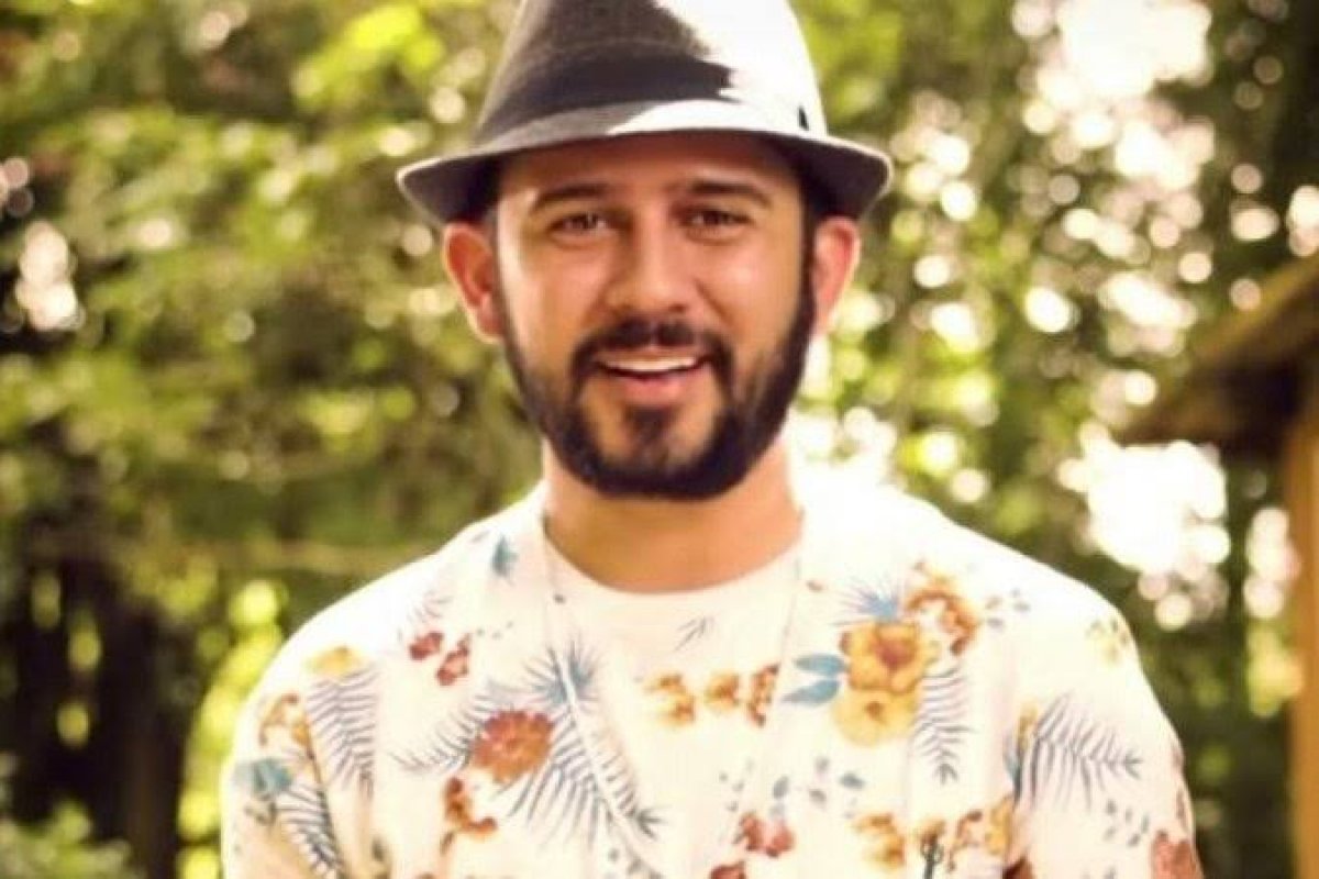 Viva! Poeta Bráulio Bessa, do 'Encontro', tem alta após internação por Covid-19